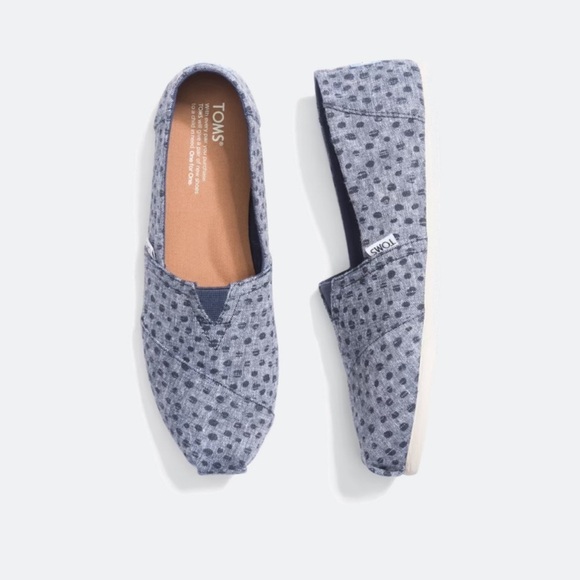 Toms Shoes - Toms Classic Alpargata 1.0 slip on canvas shoe / sneaker. women’s size 11